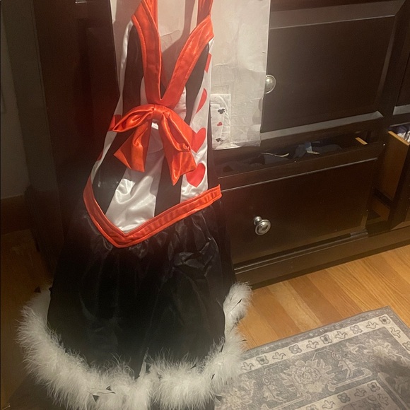 Leg Avenue Queen Costume - Black, White, and Red - Picture 2 of 3